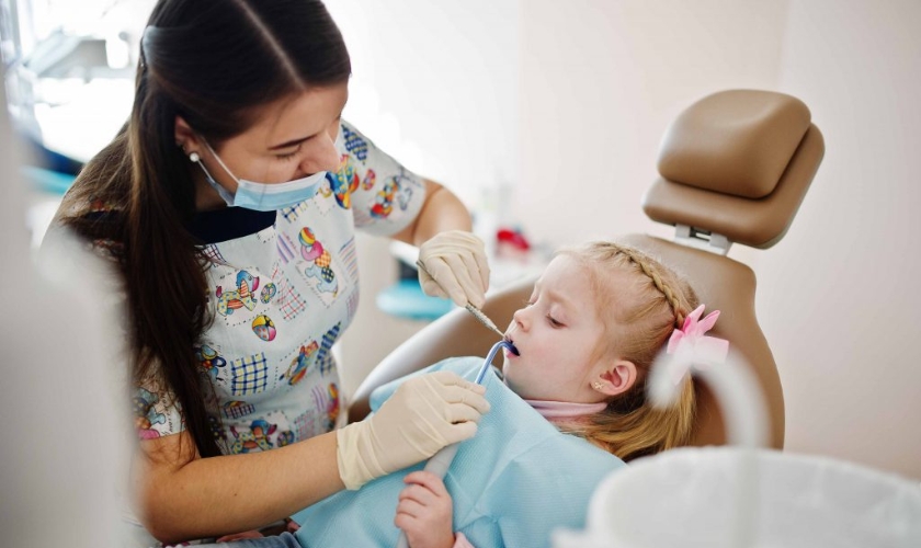 Image of pediatric dentist-10 tips for choosing the right pediatric dentist for your child